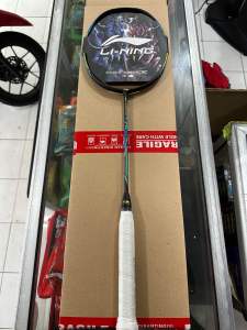 RAKET BADMINTON LINING WINDSTORM 76