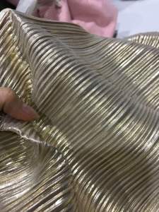 Vải voan dập ly nhũ màu vàng đồng mềm co giãn (khổ 1m5)may đầm váy dạ hội đầm kiểu áo kiểu thiết kế thời trang