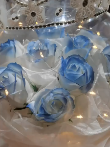 Tanabata QUEEN CROWN Rose Hug Bouquet Bobo Ball Flower Arrangement Creative Valentines Day Birthday Gift GF