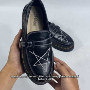 Mikihas - Sepatu Penny Loafers Wanita Slip-On Kulit Hitam Dockmart Bintang - CR10 Star