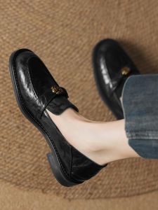 Elegant Tea Rose Embroidered Leather Flats Womens Low Heel Fashion Loafers Flat Bottom Casual Shoes British Style round Toe