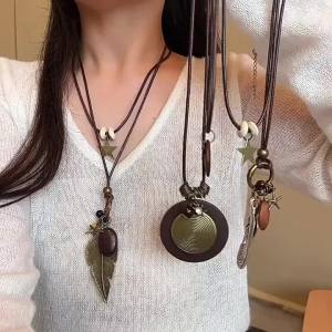 Vintage Boho Metal Feather Necklace For Women Antique Long Collar Chains Pendant Handmade Statement Jewelry Layers Accessories