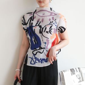 Miyake High-End Pleated New Graffiti Printed Bat Sleeve Loose Casual Half High Neck T-shirt #3783