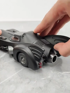 1:24 Chariot Batmobile Metal Alloy Toys Car Model Diecast Vehicle For Boys Kids Simulation Sound Light Effect Gift Hobbies Collection