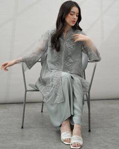 Kebaya Grey - Kebaya Abu Abu - Kebaya Silver - Setelan Kebaya Wanita - Kebaya Wisuda - Kebaya Premium - Kebaya Modern - Set Kebaya Wanita