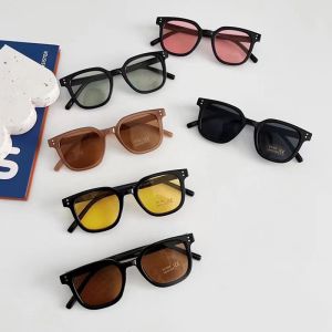 แว่นตากันแดด ป้องกันรังสียูวี ทรงสี่เหลี่ยม ขนาดใหญ่ สีแคนดี้ แฟชั่นเกาหลี สําหรับเด็กผู้ชาย และเด็กผู้หญิง