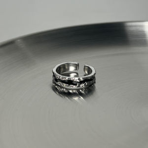 Dark Black Fashionable Mens Bracelet for Women Ins Niche Design Non-Regular Pleated French Style Personalized Jewelry