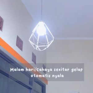Lampu Bohlam Hannochs LED Light Sensor /Sensor Cahaya 9W Cahaya Putih