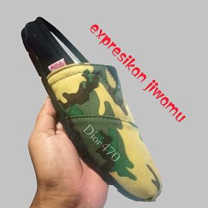 sepatu slop bustong Wak hitam polos pria dan wanita