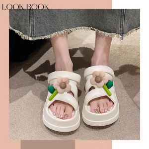 ใหม่ล่าสุด รองเท้าเเฟชั่นผู้หญิง ดีไซน์ดีงาม สีสันสดใสสุดปัง ตัวติดน้องดอกไม้ มีสายรัดส้น สินค้าดีมีคุณภาพเเเบบนี้ห้ามพลาด สุดคุ้ม คุณสมบัติ์ดีที่สุด