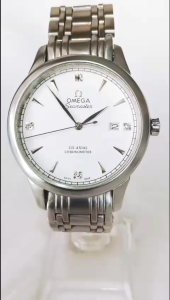 Đồng hồ OMG Nam Chính hãng Side lớn 40mm .Máy pin nhật Vỏ thép không gỉ.Kính saphia . Đã qua sử dụng