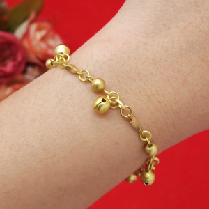 สร้อยข้อมืองานดิบทองเหลืองลายเม็ดพริกคั่นห่วงห้อยกระพรวน ความยาว 6.5 นิ้ว งานเเฟชั่น งานดิบไม่ได้ชุบ ทองเหลืองโบราณ พร้อมส่ง