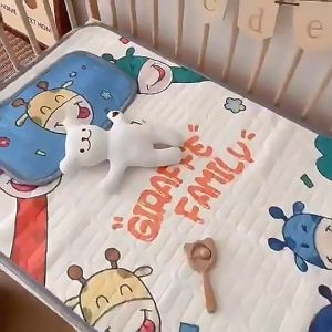 [TẶNG GỐI KÈM] Chiếu điều hòa cho bé họa tiết phi hành gia gấu con hươu cao cổ ngộ nghĩnh đáng yêu chiếu điều hòa làm mát cho bé dễ ngủ và ngủ ngon hơn chiếu cao su non 3D làm mát chiếu nằm cho bé kích thước 60x120cm