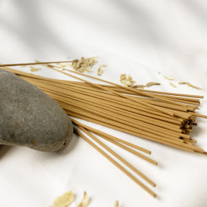 Nhang Không Tăm Trầm Hương Đặc Biệt Cao Cấp Thượng Hạng 1 ống 30gr 3 Lành Tự Nhiên 100% Ít Khói 7->15 Năm Trầm Thờ Cúng Rằm Thư Giãn Quà 25.7