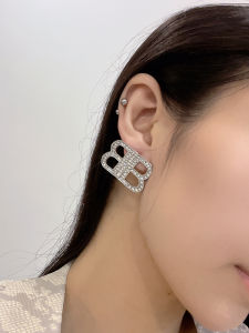 Trendy Double B Letter Silver Needle Earrings Womens Unique Design Sensation High-End Cold Style Fashionable Jewelry