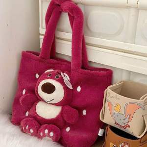 🍓TÚI GẤU DÂU 🍓 Túi Đeo Vai Chéo Nhồi Bông Lông Mịn - Túi Xách Cute Dễ Thương