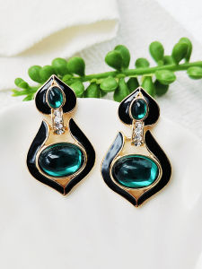 Elegant Enamel Heart Shaped Glass Earrings for Women Vintage Gentle Temperament Alloy Embedded Artificial Gem Stud Earrings