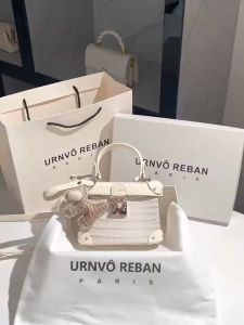 Crocodile patterned box bag for women carrying crossbody bag