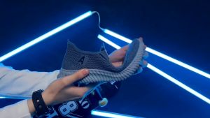 Leedoo Sepatu Pria Hitam Sneakers Slip On Kasual Sepatu Olahraga MR147 sepatu slip on pria original