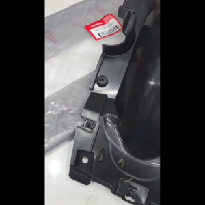 ORIMOTO-COVER DEK KOLONG BELAKANG BAGIAN DALAM REVO 110 FI HONDA 8015A-K03-N30ZA ORIGINAL