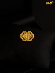 Chinese Style Magnetic Lock Cloud Pattern Decorative Pin Brooch Pin for Men And Women No Sewing Required Fashion Accessory