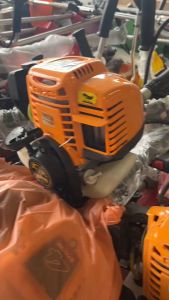 เครื่องตัดหญ้า รุ่น GT-85R 4 จังหวะ มี4ยี่ห้อ ให้เลือก ตราแรด /ตราจระเข้ทอง /ตราSOOL /ตรา MARINA สำหรับการตัดหญ้าสะพายหลัง ราคาที่สูง รายละเอียดสำหรับการใช้งานต่อไปได้ที่นี่