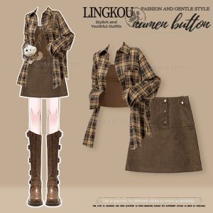 NUMEN BUTTON | Vintage and Slender Three-Piece Suit