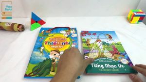 Sách - Truyện Tranh Thiếu Nhi Chọn Lọc - Song Ngữ Anh Việt - Quét Mã QR Nghe Đọc ( 8 Cuốn )