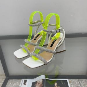 รองเท้าแตะส้นสูงคริสตัลประดับเพชรสำหรับผู้หญิง ทรงหัวแหลม ส้นสูง 8 ซม. ทรงหัวแหลม ทรงหัวมน รองเท้าแตะส้นแบนแบบสวม