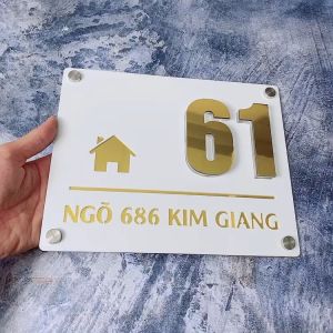 BIỂN SỐ NHÀ Alu Gương vàng + Mica Trắng Sứ Số nổi 1cm Ngoài trời sang trọng.