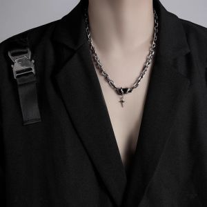 Đen Zircon Vòng cổ nam chữ thập của phong cách Punk nho bọc Mặt dây chuyền Hip-hop phụ kiện trang sức thời thượng