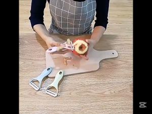 ส่งด่วน เซตมีดปอกผลไม้ 2 in 1 ดีไซน์สวยงาม ใบมีดสแตนเลส ฟู้ดเกรด สีสันสวยงาม คละสี