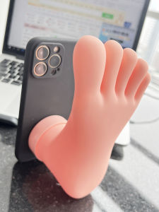 Internet Celebrity Funny Jade Feet Phone Case Artificial Thigh Apple 15/14Promax Three-Dimensional Silicone Bracket for Iphone13pro Stylish Creative Funny 12 Giant Ugly and Cute 11xs Sand Carving Exotic