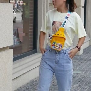 กระเป๋าคาดหน้าอกแม่ลูกน้ำพิมพ์การ์ตูนน่ารักป่าเกาหลีผ้าใบลำลองส่วนบุคคลกระเป๋าโทรศัพท์มือถือกราฟฟิตี