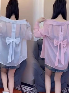 เสื้อเชิ้ตผ้าชีฟองบางแขนยาวผู้หญิงฤดูร้อนปี 2025 ดีไซน์ผูกโบว์หลัง ผ้าคลุมกันแดด ทรงหลวม สไตล์เกาหลี ปกโปโล