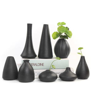 Dehua Ceramic Vase Mini Flower Vase Minimalist Black Porcelain Living Room Home Ornaments Japanese Retro Black Dried Flower and Flowerpot
