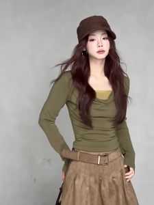 Wildberry | Áo Thun V-Neck Phân Tầng Giúp Gầy