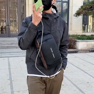 GlamourGetaway กระเป๋าคาดอกแฟชั่นสำหรับผู้ชาย กระเป๋าอเนกประสงค์กันขโมยชาร์จ USB ล็อครหัสผ่านสำหรับขี่มอเตอร์ไซค์