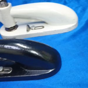 HOLE PUNCHER