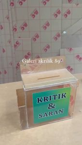 Kotak Saran Akrilik: Desain & Fungsi