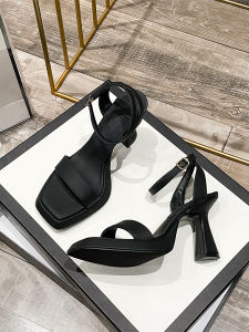 ฤดูร้อน ใหม่ ทันสมัย หลากหลาย หัวเหลี่ยมหัวเข็มขัดรองเท้าส้นสูงอินเทอร์เน็ตคนดังแพลตฟอร์มกันน้ําส้นหนารองเท้าแตะเปิดนิ้วเท้า