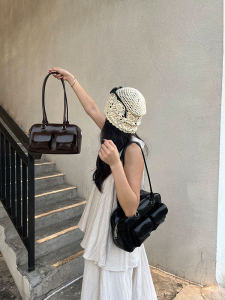 Large Capacity Retro Bowling Bag Womens Handbag Shoulder Bag Commuter Bag Black 2025 New Style Fashionable Neutral Style