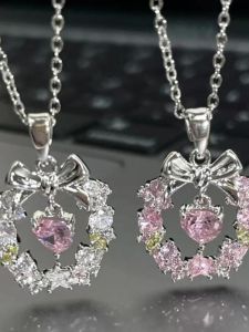 Sweet Butterfly Knot Necklace Womens Clavicle Chain Love Flower Ring Design Fashionable Minimalist Jewelry for Besties