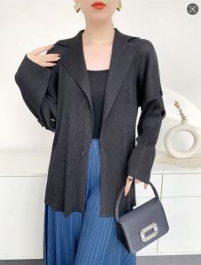 คาร์ดิแกนกลวงออกหลวมแจ็กเก็ตจับจีบผู้หญิงความรู้สึกการออกแบบเฉพาะไม้จิ้มฟันจีบ # WT-1008