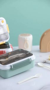 304 พร้อมช้อนเเละตะเกียบ 3 ช่อง กล่องข้าว กล่องใส่อาหารสเเตนเลส