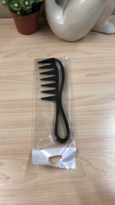 หวีซี่ห่าง 5 มม. สำหรับหวีซี่ห่าง หวีสางผม หวีแบ่งผม หวีผมเปียก มีด้ามจับ พลาสติก ล้างได้ ขนาดสินค้า 5 ซม. ยาว 19 ซม.ตรงปก ส่งเร็ว หลังจากประสบการณ์