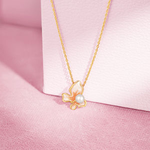 ZHOU LIU FU 周六福 สร้อยคอเงินสเตอร์ลิง สร้อยคอจี้มุกน้ำจืดรูปผีเสื้อ S925 Sterling Silver Necklace Natural Freshwater Pearl Butterfly Necklace Pendant Minimalist Elegant Jewelry for Women Girls X0615448