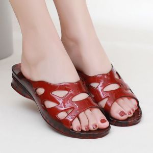 Dép Đi Trong Nhà Giữa Gót Nữ Dép Đi Trong Nhà Bằng Nhựa Ngoài Trời Chống Trượt Rỗng Thiết Kế Dép Xăng Đan Mùa Hè Thoải Mái Mềm Gót Dốc