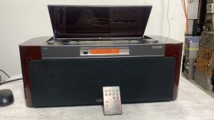 Máy nghe nhạc cao cấp của Sony D - 3000 bãi nhật nghe cực hay trưng bày chất( có khiển zin kèm)