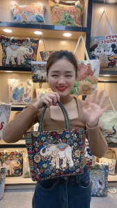 กระเป๋าสะพายไหล่ผ้าแคนวาส สไตล์วินเทจคลาสสิค จุของได้เยอะ แฟชั่นมาใหม่ แฟชั่นฤดูใบไม้ผลิ กระเป๋าขนาดใหญ่ แถมฟรี 1 ใบ